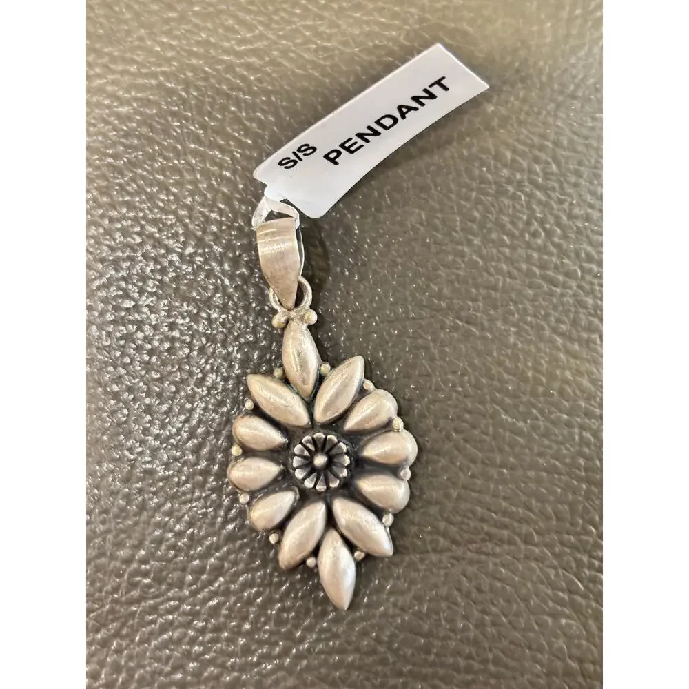 Sterling Silver Southwestern design Ring sz 8-10 adjustable